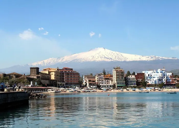 Casa Lungomare Giardini-Naxos